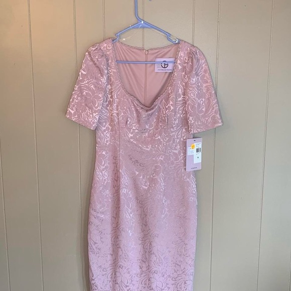 New JS Collections Lavender Floral Dress - Picture 1 of 4